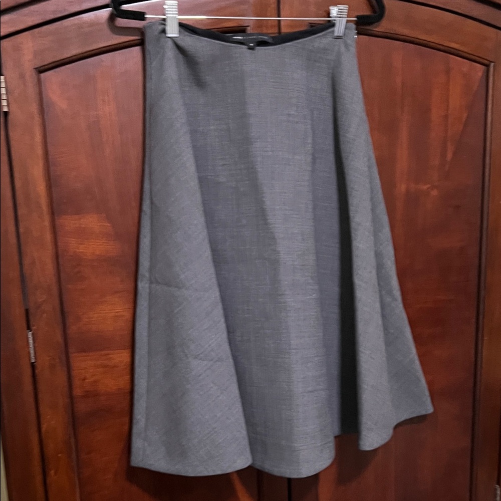 Marc Jacobs Size 6 Elegant Gray Women's Skirt.